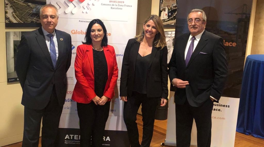 Pere Navarro, delegado del Estado en el CZFB; Carmen Gracia, directora general de ATEIA-OLTRA Barcelona; Blanca Sorigu&eacute;, directora general del CZFB, y Emili Sanz, presidente de ATEIA-OLTRA Barcelona.