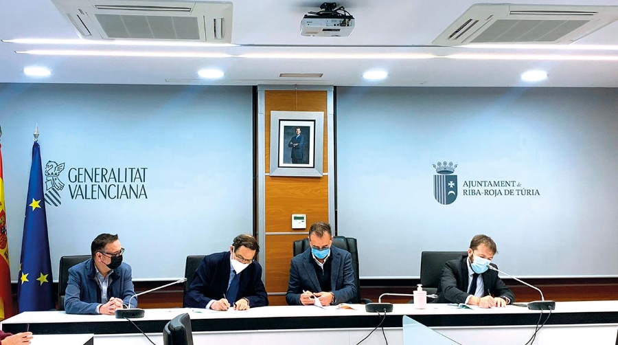 Riba-roja pondrá en marcha una nueva formación dual específica en mecánica de camiones