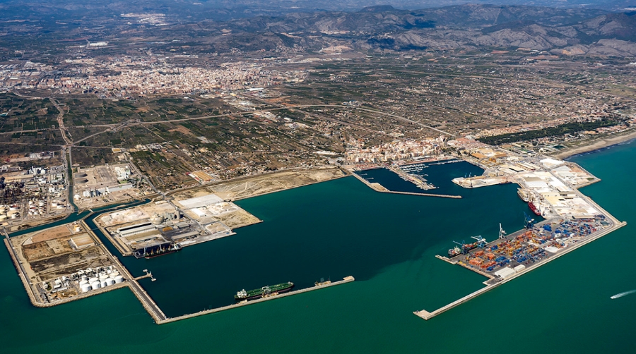 PortCastell&oacute; optimizar&aacute; la red viaria de la D&aacute;rsena Sur para afrontar su crecimiento