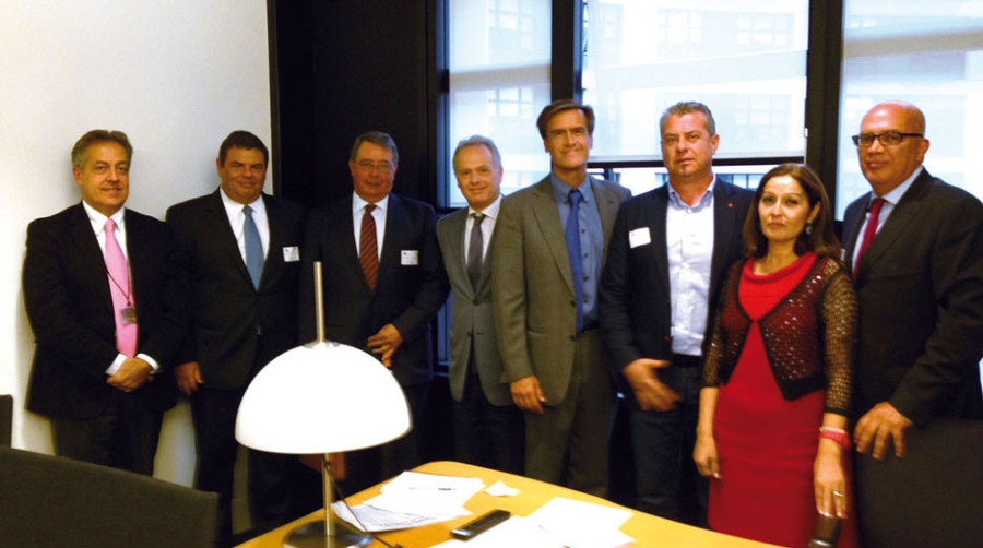 La estiba canaria exige en Estrasburgo que las descargas de pesca vuelvan a Las Palmas