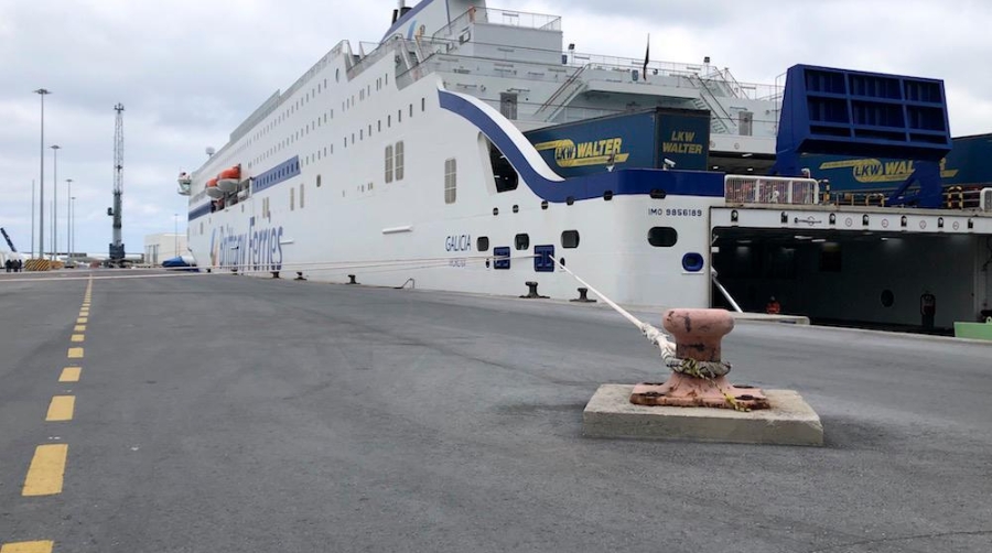 El “Galicia”, atracado en el Puerto de Bilbao.