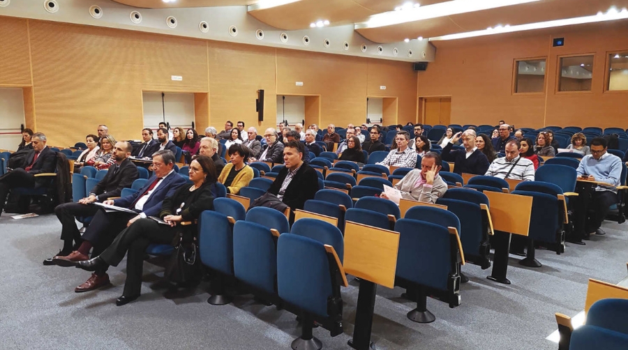 La UPV se interesa por las operaciones del Puerto de Valencia y sus principales l&iacute;neas de investigaci&oacute;n