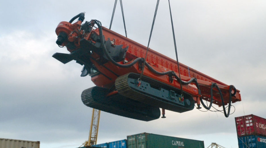 MTL embarca en el Puerto de Barcelona maquinaria para obra p&uacute;blica en Libia