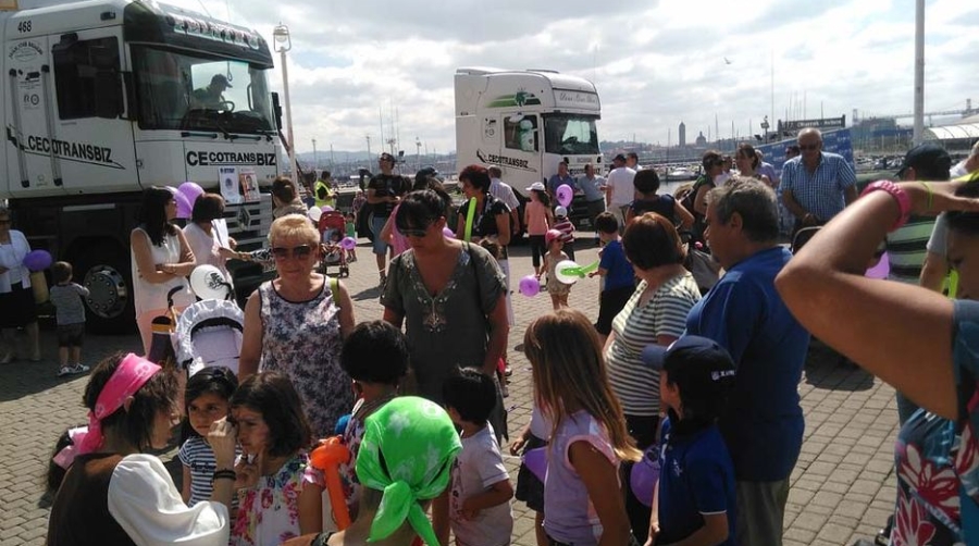 ATAP ense&ntilde;a a los ni&ntilde;os en el Puerto de Santurtzi las normas de Seguridad Vial