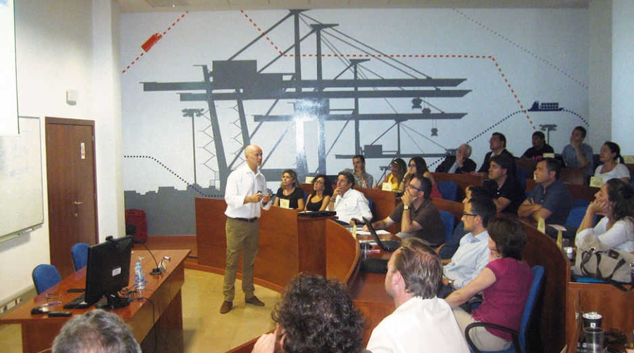 La aaaipec participa en el Taller de Estiba del M&aacute;ster de la APV