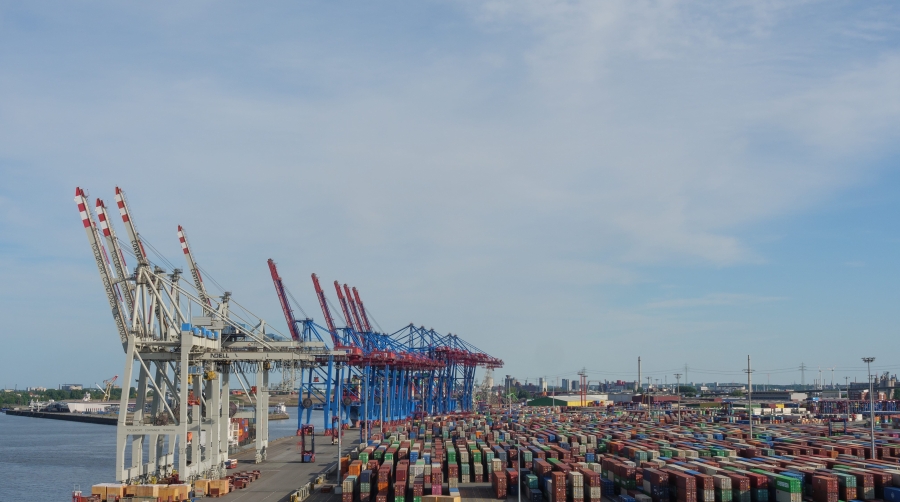 El puerto de Hamburgo ha cerrado el primer semestre de 2026 con un tráfico total de 56,1 millones de toneladas.