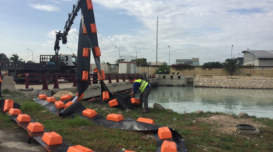 Valenciaport prepara la barrera anticontaminaci&oacute;n del antiguo cauce del T&uacute;ria