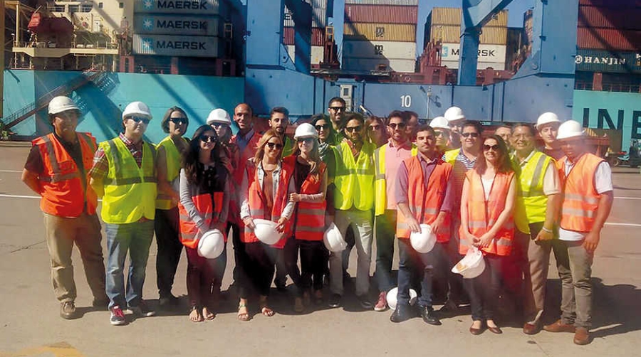Los alumnos del M&aacute;ster de la APV visitan Noatum Container Terminal Valencia