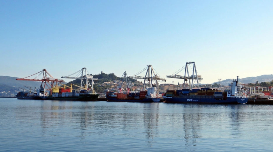 La mercanc&iacute;a contenerizada eleva hasta el 6,04% el aumento del tr&aacute;fico del Puerto de Vigo en 2015