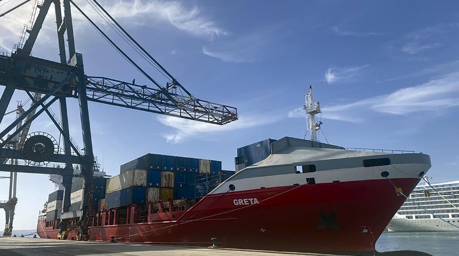El servicio se lleva a cabo con el buque “Greta” con capacidad de 700 TEUs.