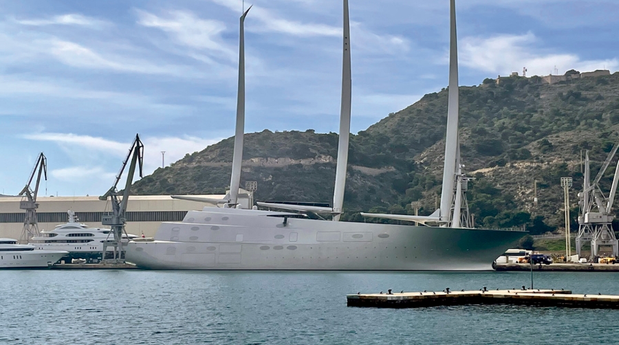 El velero m&aacute;s grande del mundo escala en Cartagena
