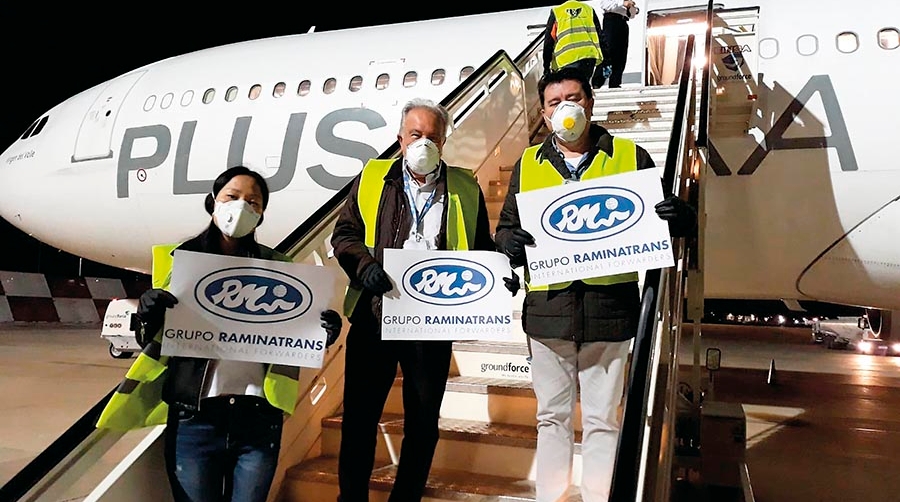 Grupo Raminatrans fleta en tiempo r&eacute;cord un vuelo de material sanitario para la Generalitat Valenciana