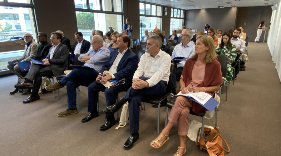 La misión empresarial del Port de Barcelona a la India calienta motores