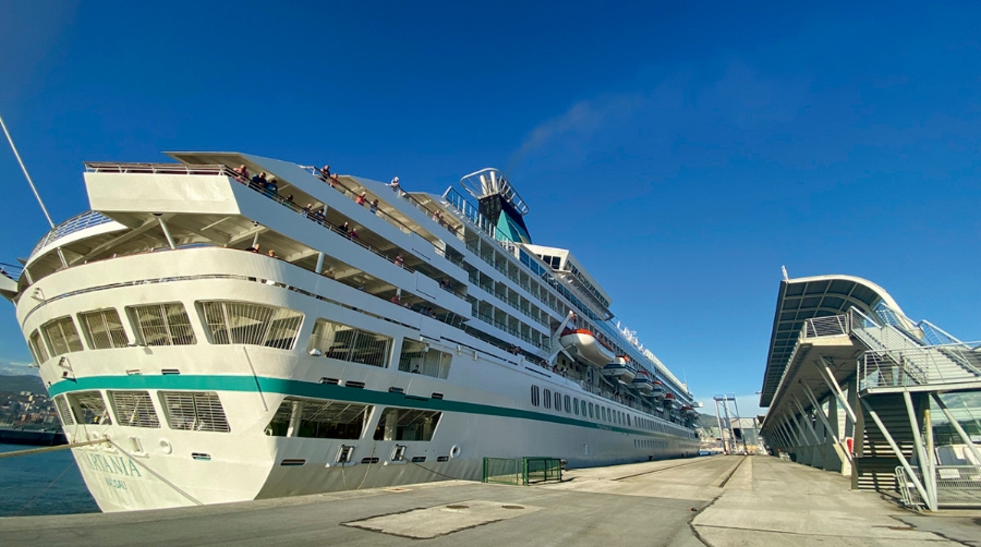 El Puerto de Bilbao recibe al &ldquo;Artania&rdquo;, el segundo crucero de la temporada