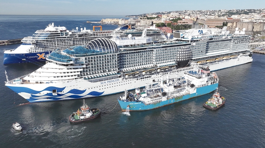 Un momento de la operación en el Puerto de Nápoles.