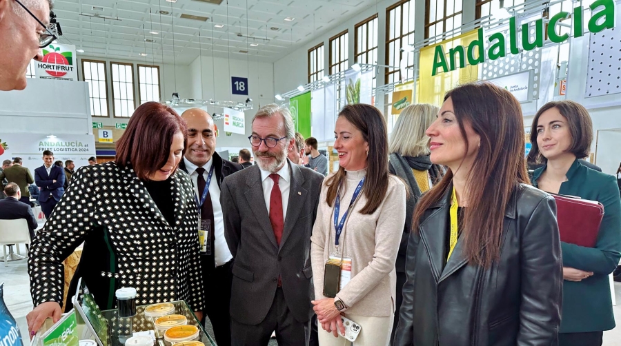 El Puerto de Almería posiciona sus infraestructuras y conectividad
