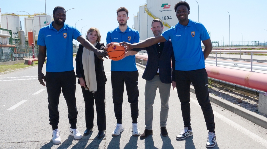 El Club Bàsquet Tarragona (CBT) y Vopak Terquimsa han prorrogado un año más su convenio de colaboración que pone el foco en la promoción del baloncesto y el fomento de los valores del deporte.