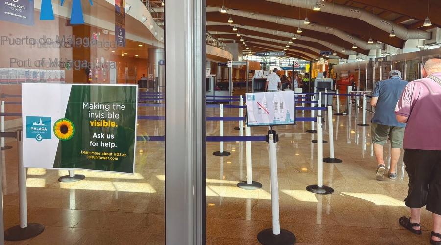 El Puerto de Málaga incorpora un programa internacional de atención a personas con discapacidad