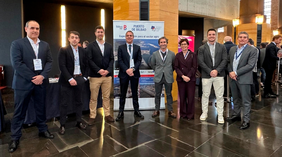 Representantes de la Autoridad Portuaria de Bilbao, UniportBilbao, Bergé Marítima, SGS Española de Control y Servicios Logísticos Portuarios-S.L.P.