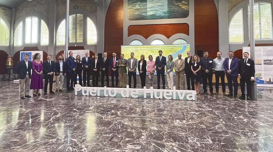 El Puerto de Huelva estrecha relaciones con empresas francesas