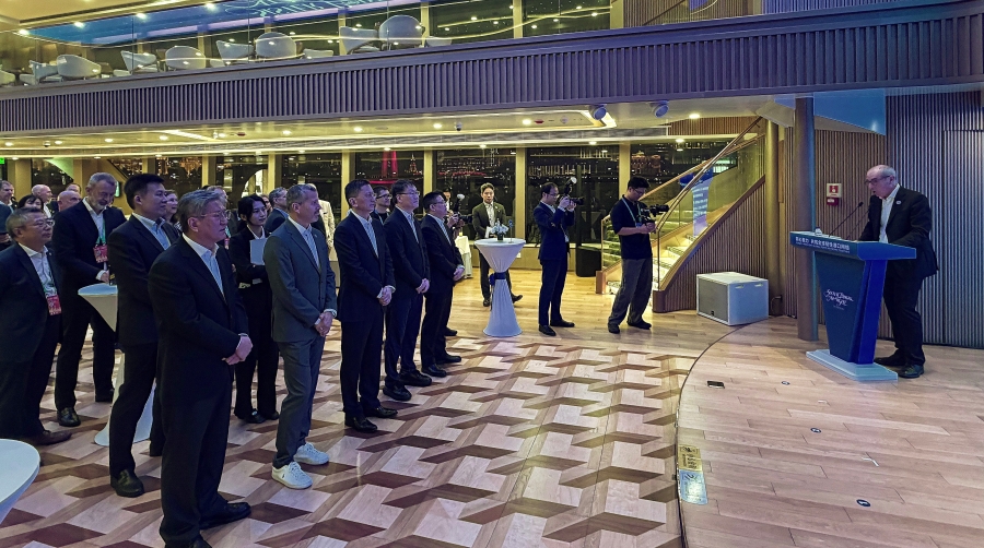 Port de Barcelona presenta en Shanghai su alianza estratégica con el puerto chino