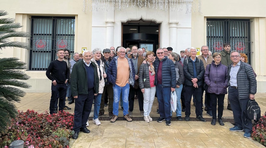 La delegación de la Federación de Pensionistas de Comisiones Obreras del País València en las instalaciones de la Autoridad Portuaria de Valencia.