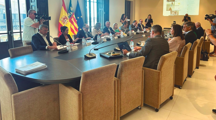 La reunión del Consejo de Administración de la Autoridad Portuaria de Valencia abordó los temas de actualidad de la institución.
