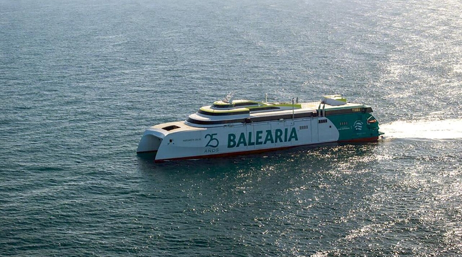El buque de alta velocidad conectará diariamente y durante todo el año Mallorca, Menorca y Barcelona.