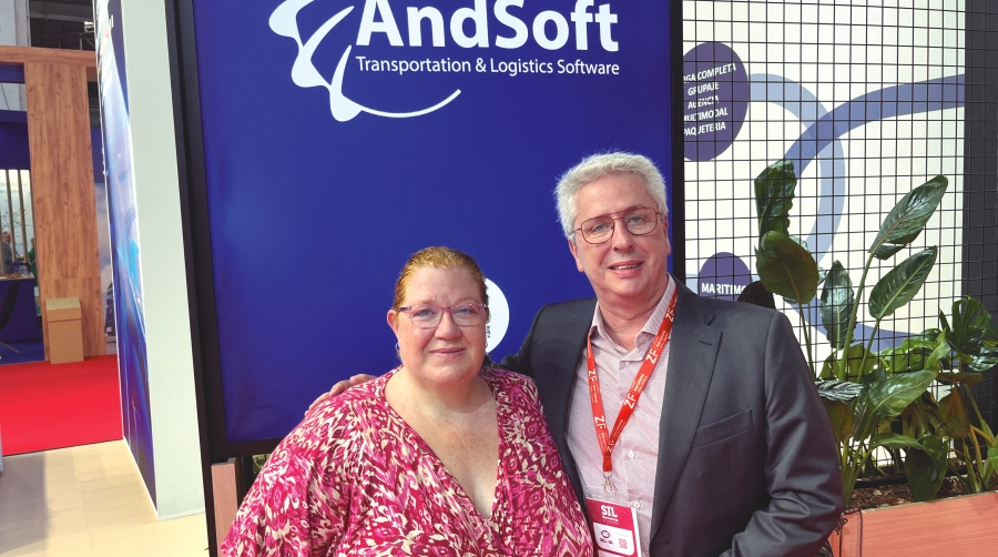 Pilu Morante, project manager, y Víctor Vilas, DB manager de AndSoft. Foto J. C.S.