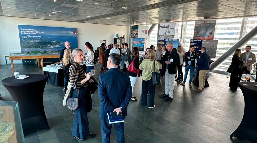 La jornada concluyó con un lunch-networking entre las empresas de Gipuzkoa y una representación de empresas de la comunidad portuaria.