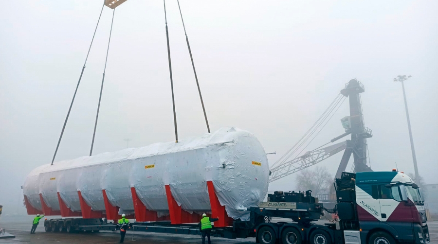 Carb&oacute;n Puerto realiza la descarga de un tanque de fermentaci&oacute;n de 44 t
