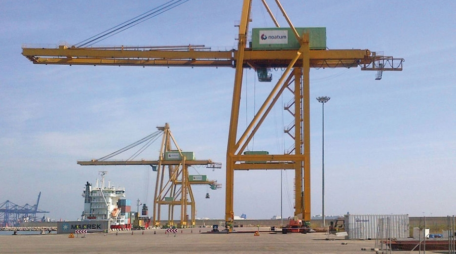 PACECO repara una gr&uacute;a portainer de Noatum CTV