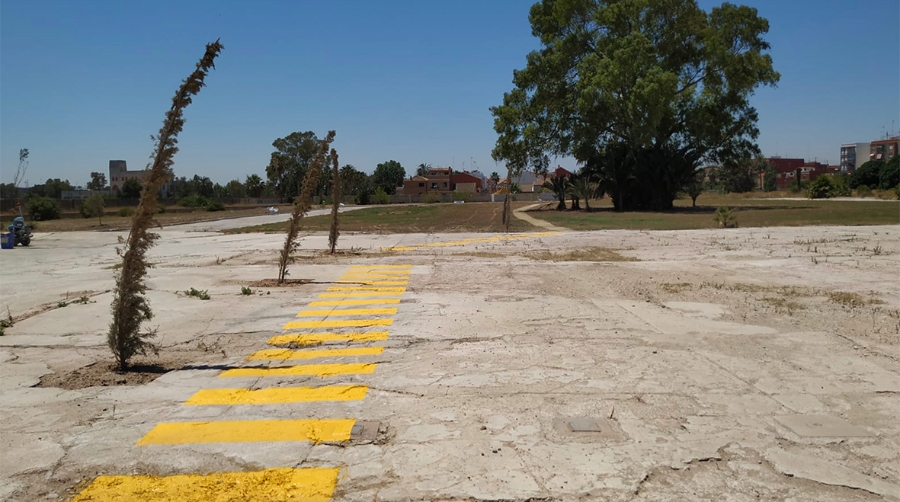 Las antiguas instalaciones de Moyresa en el puerto de Valencia ya son un jard&iacute;n