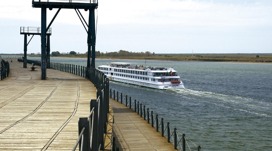 Huelva recibe por quinto año consecutivo la escala del crucero “La Belle de Cadix”