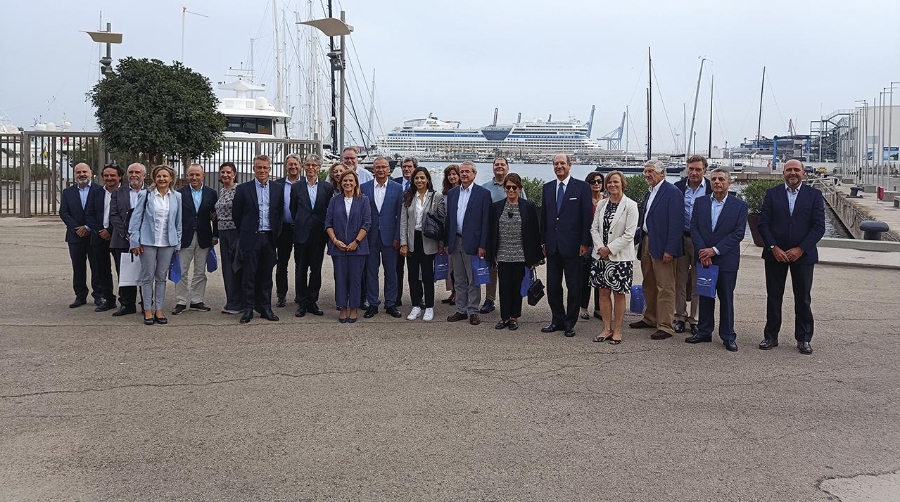 Pilar Bernabé considera al Puerto de Valencia una “infraestructura fundamental para España”