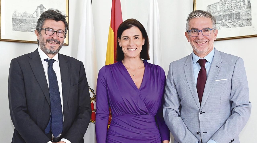 Álvaro Rodríguez Dapena, presidente de Puertos del Estado; Gema Igual, alcaldesa de Santander y César Díaz, presidente de la Autoridad Portuaria de Santander.