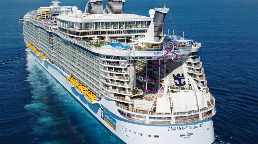 El &quot;Harmony of the Seas&quot; prepara su estreno el 7 de junio en Barcelona