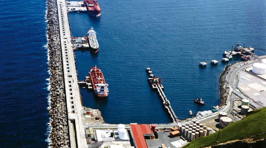 Petronor supuso el 36,55% del movimiento de entradas y salidas del Puerto de Bilbao en 2012