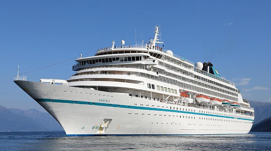 Marín recibe al crucero “Amera” en su recorrido por diferentes puertos europeos