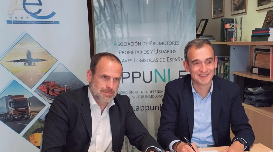 En la imagen, el presidente de ACE, Carlos Castán Sáenz, y el presidente de APPUNLE, Juan José Vera Villamayor.