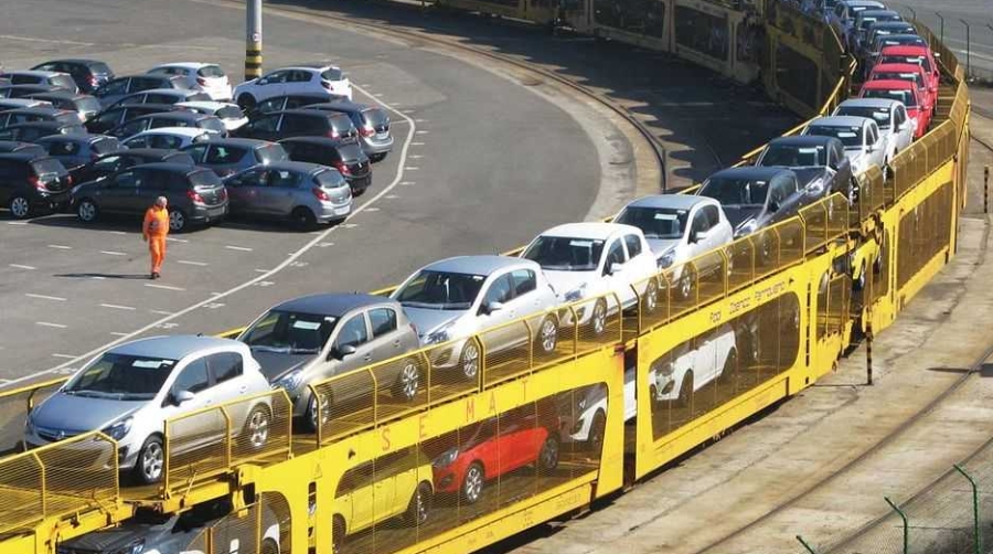 El Puerto de Pasaia movi&oacute; hasta el mes de noviembre m&aacute;s veh&iacute;culos que en todo 2014