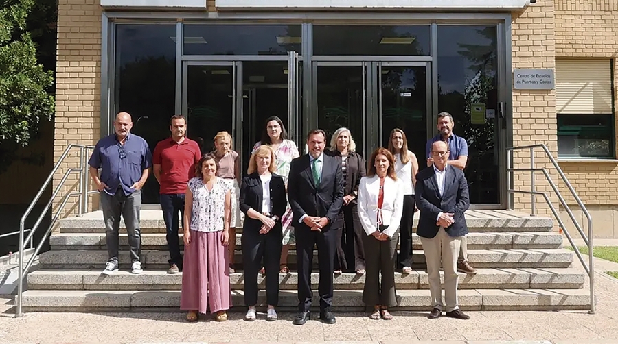 Óscar Puente visita el Centro de Estudios de Puertos y Costas del CEDEX