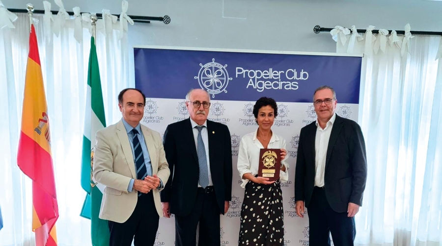 Desde la izquierda, Gerardo Landaluce, presidente de la APBA; Juan Ureta, presidente de Propeller Algeciras; Isabel Pardo de Vera, exsecretaria de Estado de Transportes y expresidenta de Adif; y Carlos Fenoy, presidente de la Cámara de Comercio del Campo de Gibraltar.