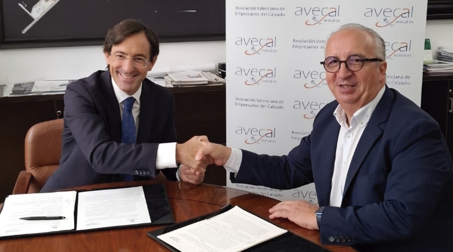 El presidente de la Autoridad Portuaria de Alicante, Luis Rodríguez junto al presidente de AVECAL, Vicente Pastor.