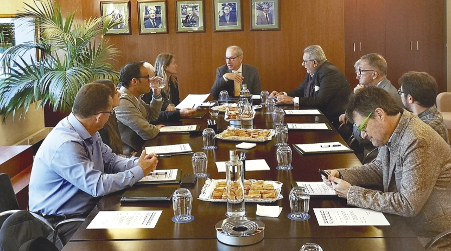 La AEEPB traslada a Carbonell los principales retos en el Puerto de Barcelona