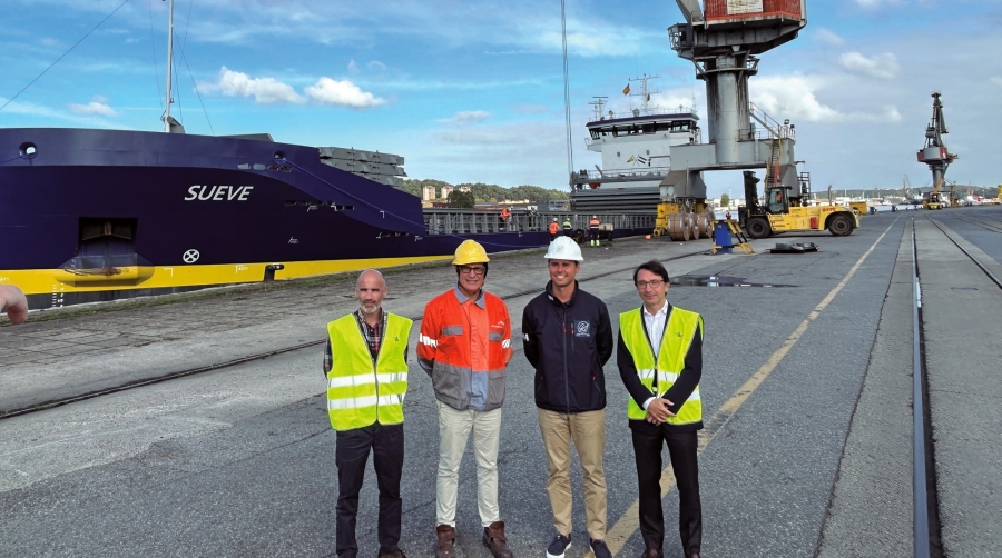 Desde la izquierda: Manuel Echeverría Suárez, jefe del Área de Operaciones y Desarrollo de Negocio de la Autoridad Portuaria de Avilés; Javier Fernández Cobas, responsable de Distribución Marítima de ArcelorMittal; Pablo Campos-Ansó Fernández, director ejecutivo de G. Junquera Marítima; Ramón Muñoz-Calero García, director de la Autoridad Portuaria de Avilés.