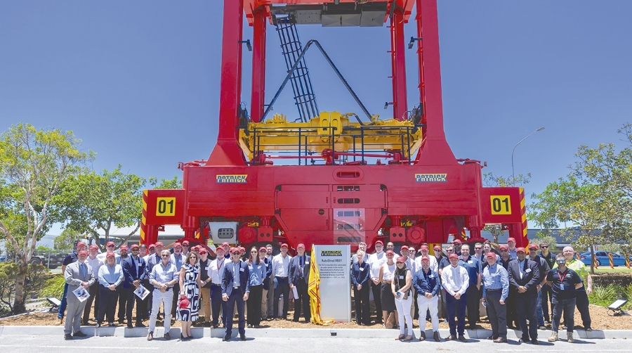 El anuncio se realizó en la celebración del 20º aniversario de las operaciones automatizadas de straddle carriers en la terminal Brisbane AutoStrad de Patrick.