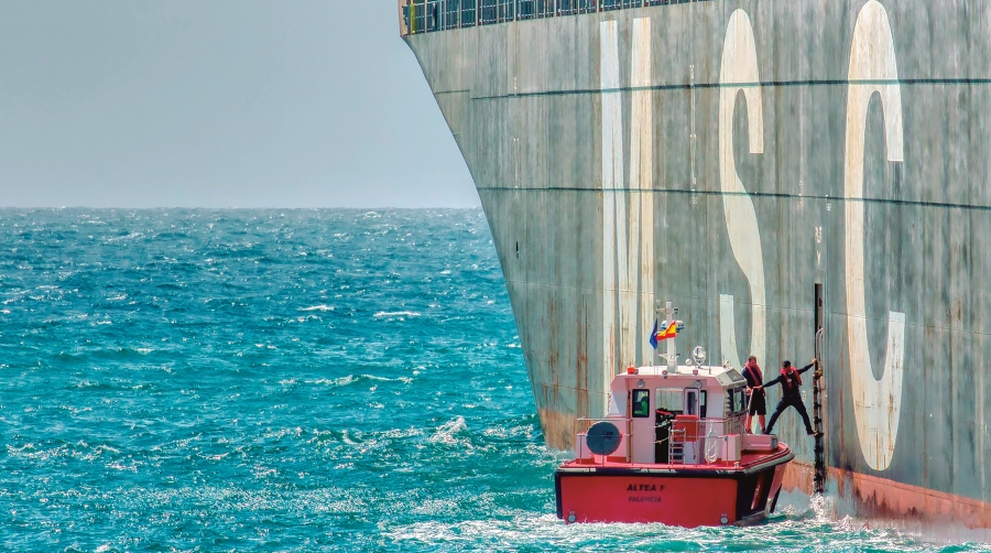 La actividad del practicaje portuario apuesta por la formación continua para mantener los altos estándares de seguridad.