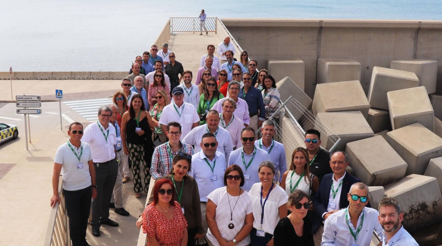 Empresas de Riba-roja reivindican la nueva terminal norte en el Puerto de València