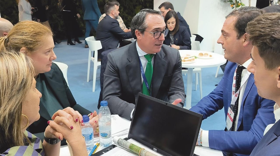 PortCastelló ha firmado un acuerdo de colaboración con el Ayuntamiento de Peñíscola en FITUR.